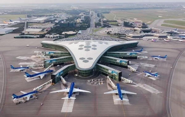 Dubaydan gələn əcnəbi Bakıya enən kimi TUTULDU