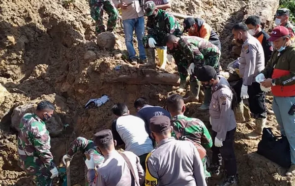 Bu ölkədə güclü yağışlar səbəbilə ölənlərin sayı 1030-a yüksəldi