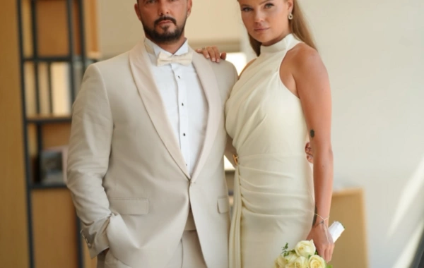 Gökhan Özen özündən 15 yaş kiçik sevgilisi ilə EVLƏNDİ