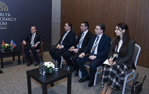 Ceyhun Bayramov Qvineya-bisaulu həmkarı ilə görüşüb