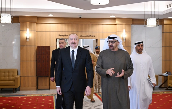 Azərbaycanın və BƏƏ prezidentləri Əbu-Dabidə "Sülh Qalxanı – 2026" birgə əməliyyat-taktiki təlimini izləyiblər