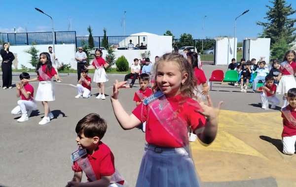 Xankəndi, Xocalı və Ağdərə məktəblərində "Son zəng" çalınıb