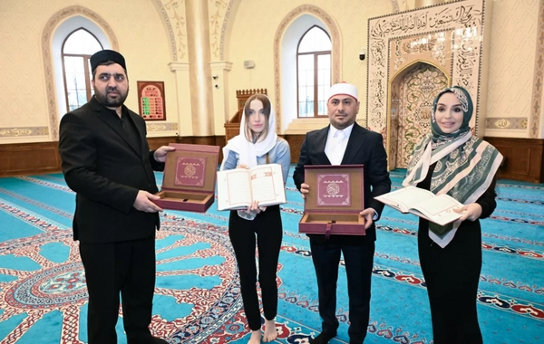 Leyla Əliyeva və Alyona Əliyeva Cümə məscidini ziyarət ediblər