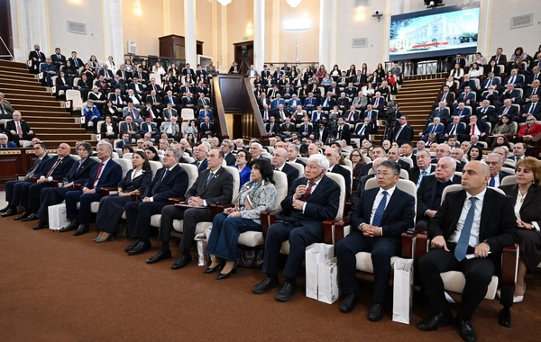 AMEA-nın 80 illik yubiley yığıncağı keçirilib, İlham Əliyev çıxış edib