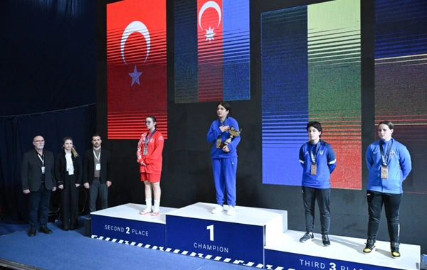 Azərbaycan boksçuları Avropa çempionatını 8 medalla başa vurub Azərbaycan boksçuları Avropa çempionatını 8 medalla başa vurub