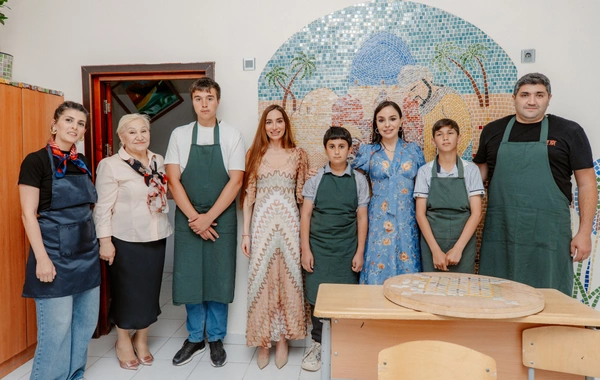 Leyla Əliyeva və Arzu Əliyeva 11 nömrəli inteqrasiya təlimli internat tipli ümumtəhsil məktəbində olublar