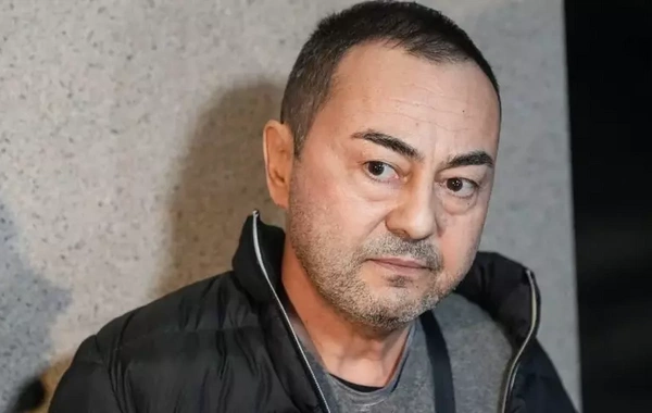 Serdar Ortaç səhnədə yıxıldı - ANBAAN GÖRÜNTÜ