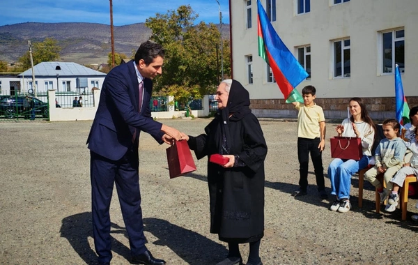 Xocalının Təzəbinə kəndində ailələrə evlərinin açarları təqdim olunub