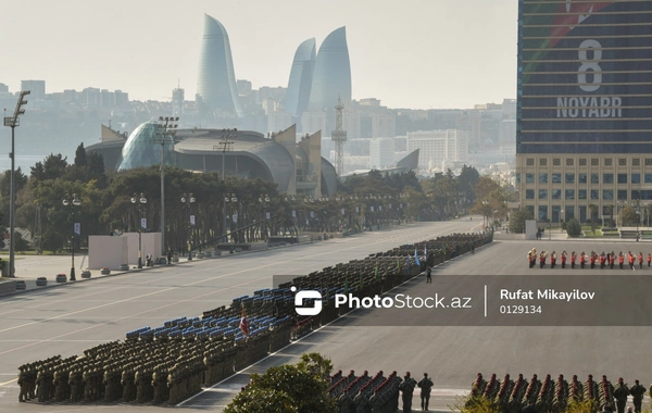 Bakıdakı hərbi paraddan maraqlı FOTOLAR