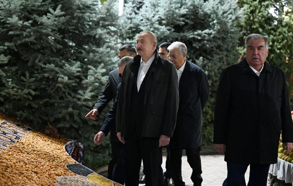 Президент Ильхам Алиев принял участие в неформальном ужине глав государств СНГ в Душанбе