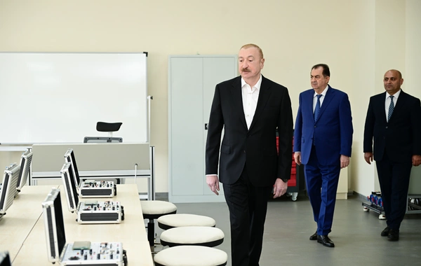 İlham Əliyev Lənkəran Dövlət Peşə Təhsil Mərkəzinin açılışında iştirak edib