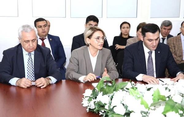 AHİK sədri qurumun Əmək və Sоsial Münasibətlər Akademiyasında tədrisin vəziyyəti ilə maraqlanıb