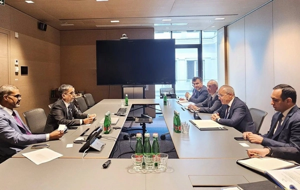 Микаил Джаббаров провел встречу с гендиректором Фонда развития Абу-Даби
