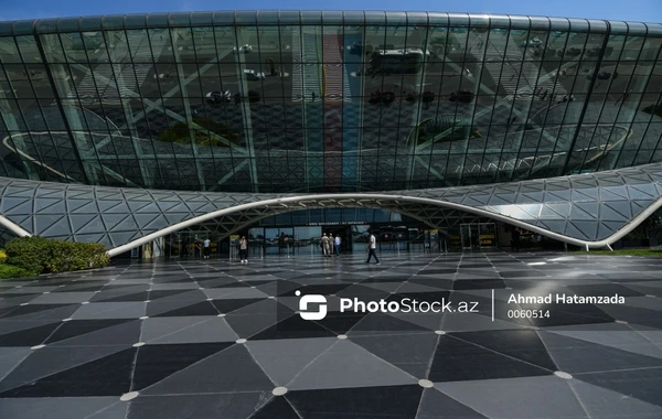 Самолет, выполнявший рейс Бангкок-Вена, совершил экстренную посадку в Баку