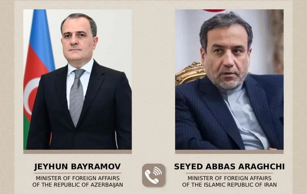 Ceyhun Bayramovla Abbas Əraqçi ikitərəfli məsələləri müzakirə ediblər