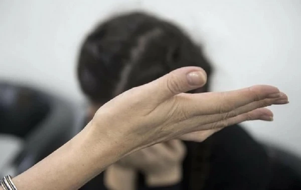 В Худате родная мать жестоко избила свою 7-летнюю дочь