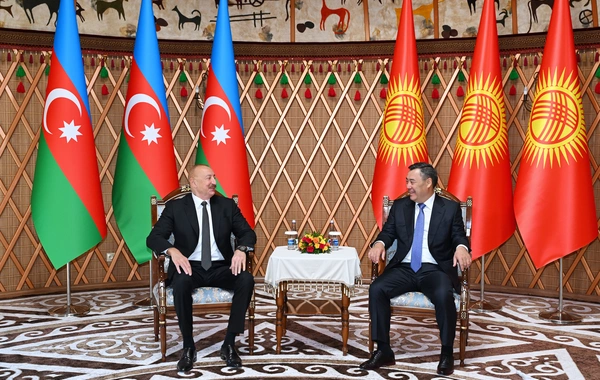 Azərbaycan və Qırğızıstan prezidentləri mətbuata bəyanatlarla çıxış edirlər