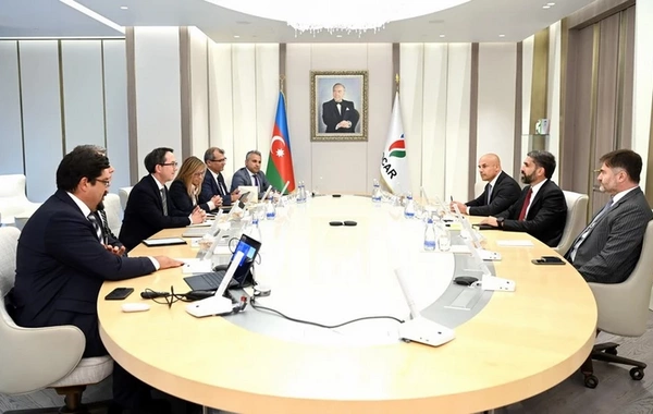 SOCAR обсудила с американской Emerson Electric Co. сотрудничество в ВИЭ проектах