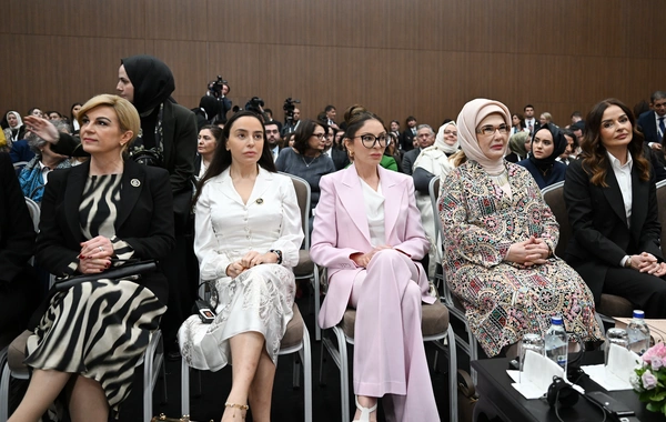 Mehriban Əliyeva Antalyada Fələstinə həsr olunan tədbirdə iştirak edib