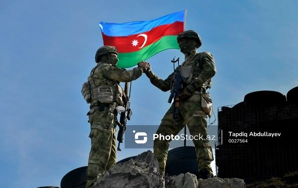 В Азербайджане продлили набор на сверхсрочную военную службу