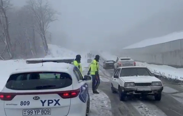 Qarlı hava səbəbindən Bakı-Şamaxı və Muğanlı-İsmayıllı yollarında təhlükəsizlik tədbirləri gücləndirildi