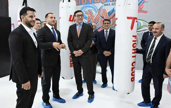 Fərid Qayıbov yeni idman zalının açılışında iştirak edib