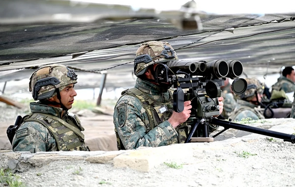 Закир Гасанов проверил ход тактических учений с боевой стрельбой