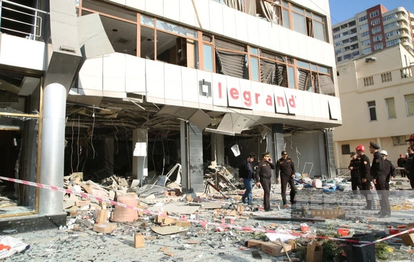 Bakıda obyektdə güclü PARTLAYIŞ - 7 nəfər xilas edilib, yaralılar var