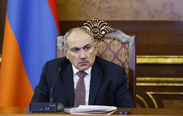 Пашинян подписал с епископами дорожную карту благоустройства армянской церкви