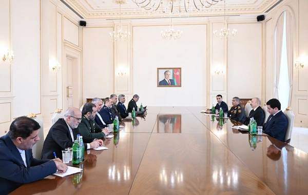 İlham Əliyev İranın müdafiə və silahlı qüvvələrə dəstək nazirini qəbul edib