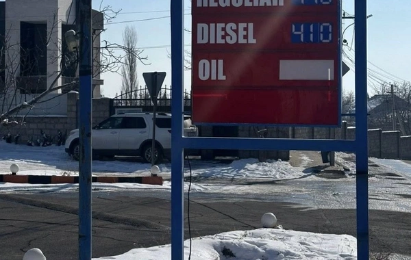 Ermənistanın iqtisadiyyat naziri ölkədə benzinin qiymətinin ucuzlaşdığını açıqlayıb