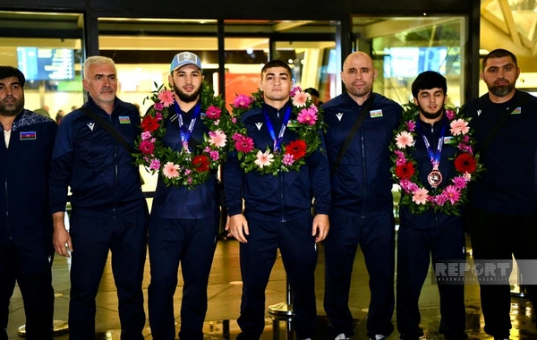 Dünya çempionatında uğurlu çıxış edən güləşçilərimiz Vətənə qayıdıblar