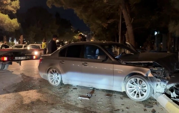 BMW ilə Prius toqquşdu