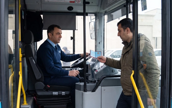 Avtobusda kimlər gedişhaqqı ödəməyə bilər? - BakuBusdan AÇIQLAMA