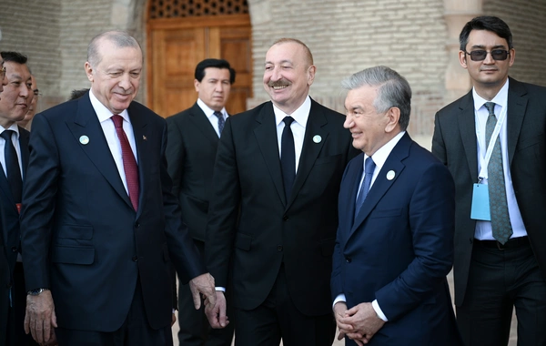 Prezident İlham Əliyev və TDT-nin qeyri-rəsmi Zirvə görüşünün digər iştirakçıları Türküstanda bir sıra mədəni məkanlarla tanış olublar
