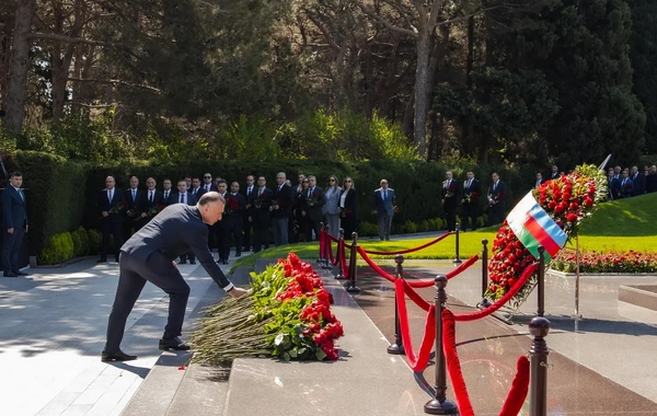 В Азербайджане почтили память общенационального лидера Гейдара Алиева