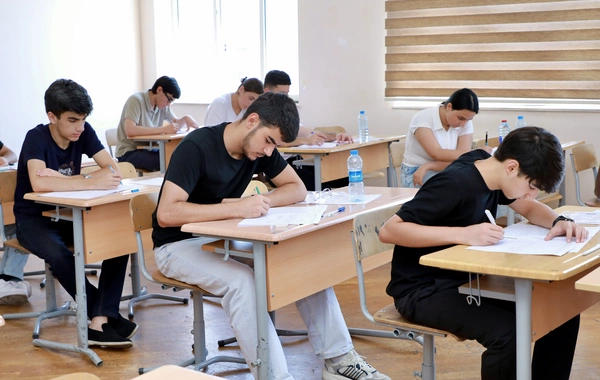 Bu gün abituriyentlər I və IV ixtisas qrupları üzrə imtahan veriblər