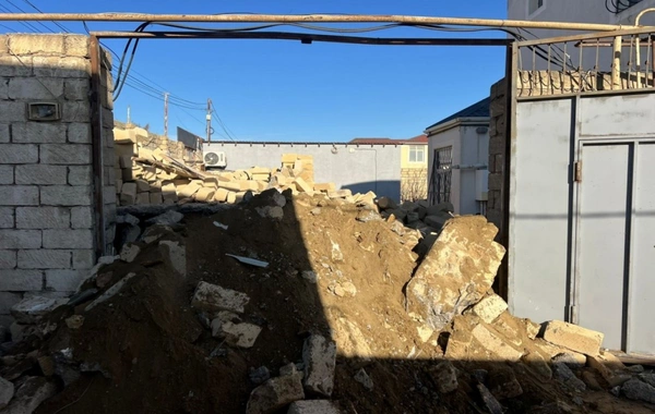 Biləcəridə qanunsuz tikili sökülüb