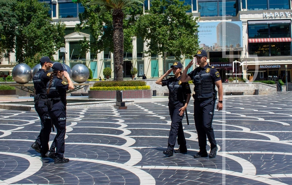 Polis Günündə də post başında – Bakının küçələrindən diqqətçəkən FOTOLAR