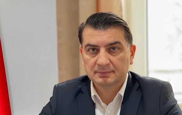 Суд над политологом Азером Гасымлы: потерпевший рассказал о вымогательстве и угрозах