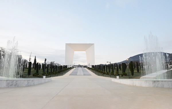 İlham Əliyev Xankəndidə Zəfər parkının açılışında iştirak edib