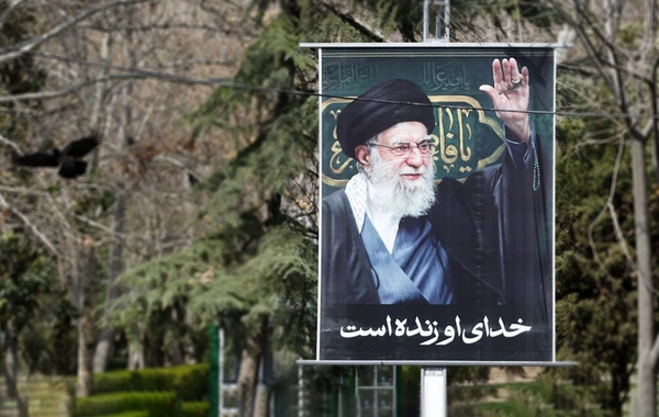 Xamenei ilə Tehranda vida mərarisimi təxirə salınıb