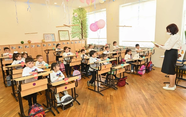 В Азербайджане начинается прием детей в первый класс