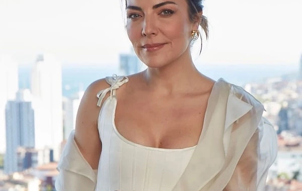 Məşhur aktrisa bu səbəbdən həmkarlarını sosial şəbəkədə izləmir