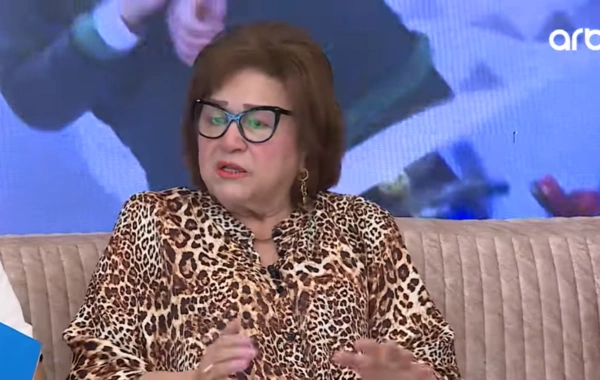 Tanınmış diktor efirdə açıq-saçıq geyinənlərə irad bildirdi: "Bir balaca gizli..."
