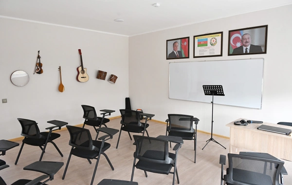 Лейла Алиева и Алена Алиева побывали в центре STEAM и полной средней школе номер 37 в Гяндже