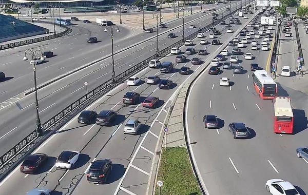 Həftənin ilk günü Bakıda 12 istiqamətdə tıxac var