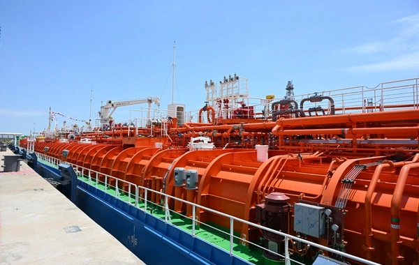Azərbaycandan Türkmənistana hədiyyə olunan tankerin GÖRÜNTÜLƏRİ