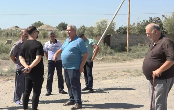 Qaraqaşlı kəndinin sakinləri: "Qazsız evlərdə qalmışıq"