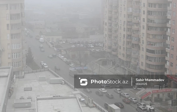 В Баку жители массово жалуются на слезящиеся и красные глаза - В чем причина?